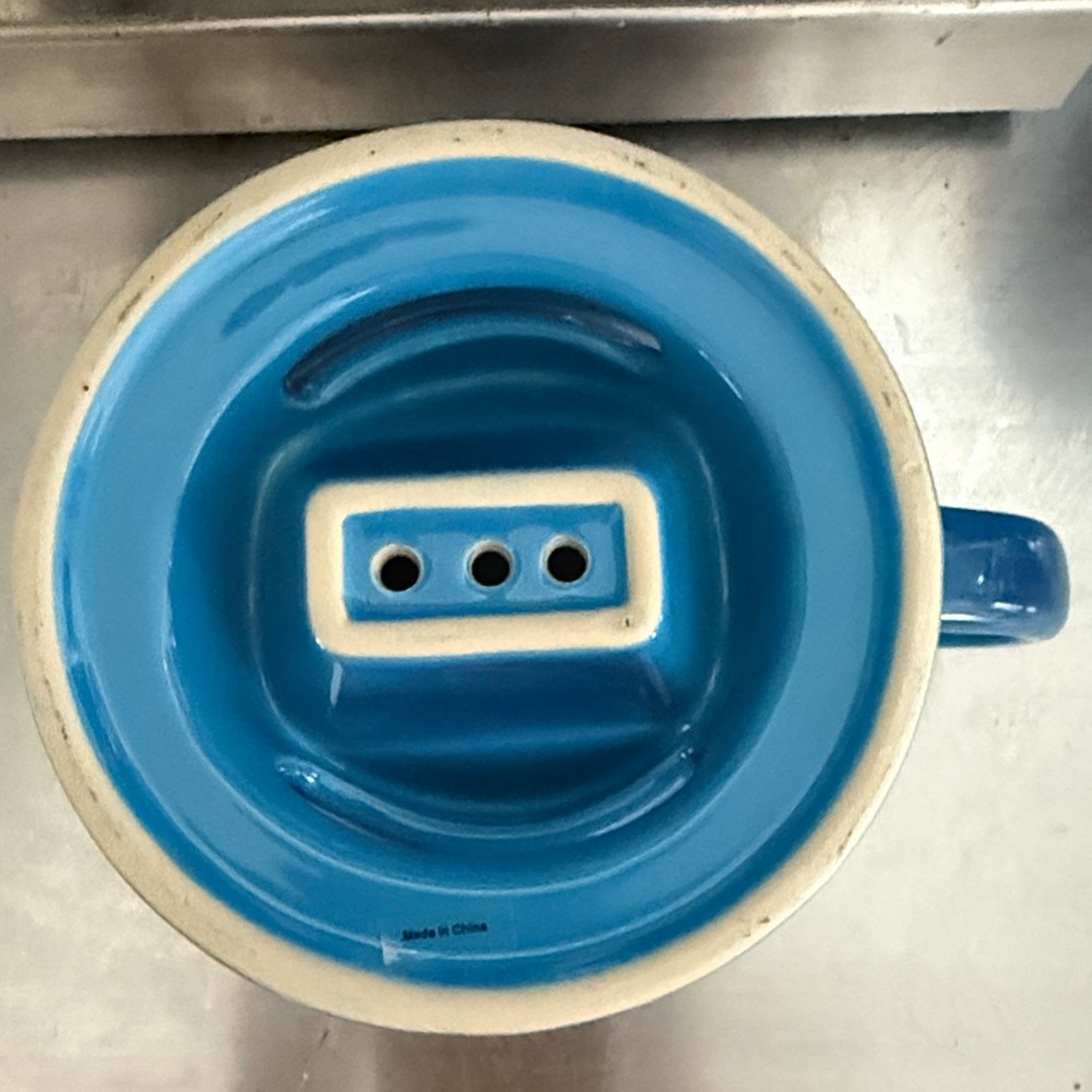 Le Creuset Pour Over Coffee and Mug Set - Picture 6 of 8